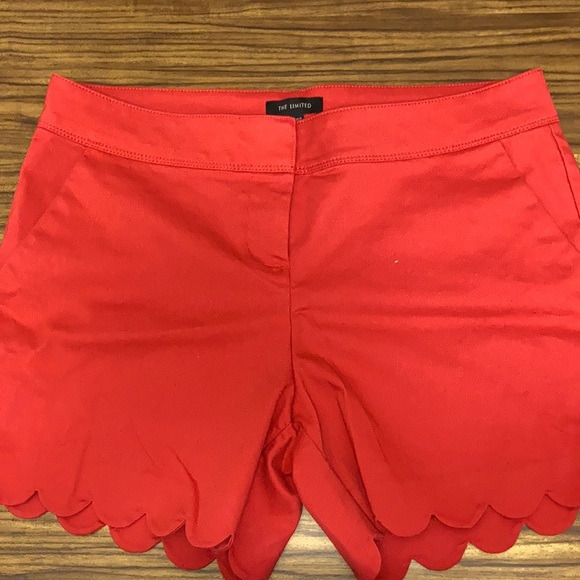 Red shorts - Picture 1 of 3